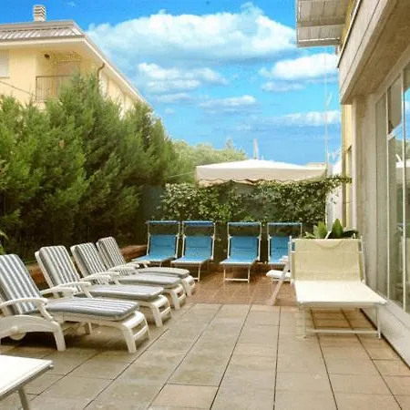 Hotel Ferrari 4*