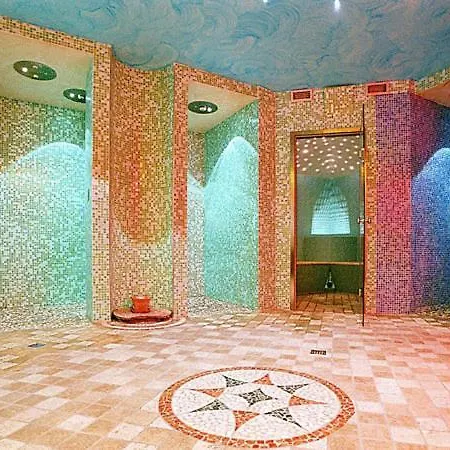 Hotel Ferrari 4*