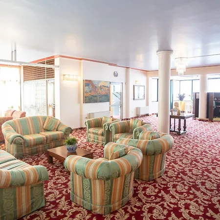 Ξενοδοχείο Ferrari 4*