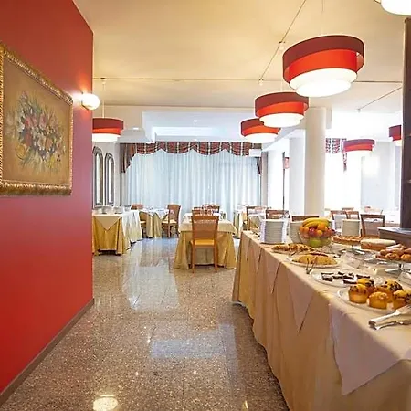 Ξενοδοχείο Ferrari 4*