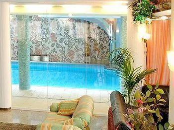 Hotel Ferrari 4*