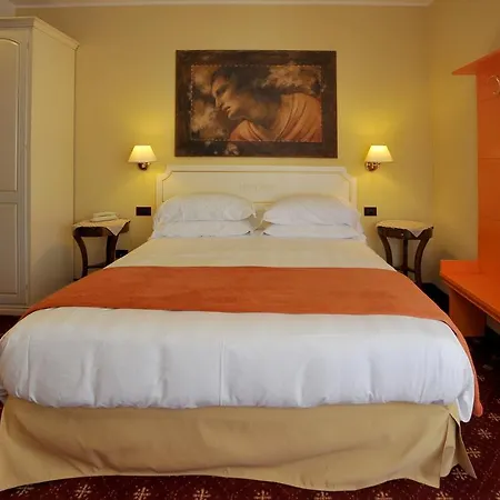 Hotel Ferrari 4*