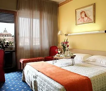 Hotel Ferrari 4*